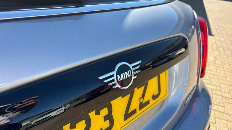 MINI Hatchback 1.5 Cooper Classic Premium 5dr Auto Petrol Hatchback